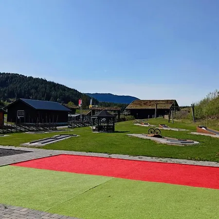 Fjordcamping Og مكان تخييم *
